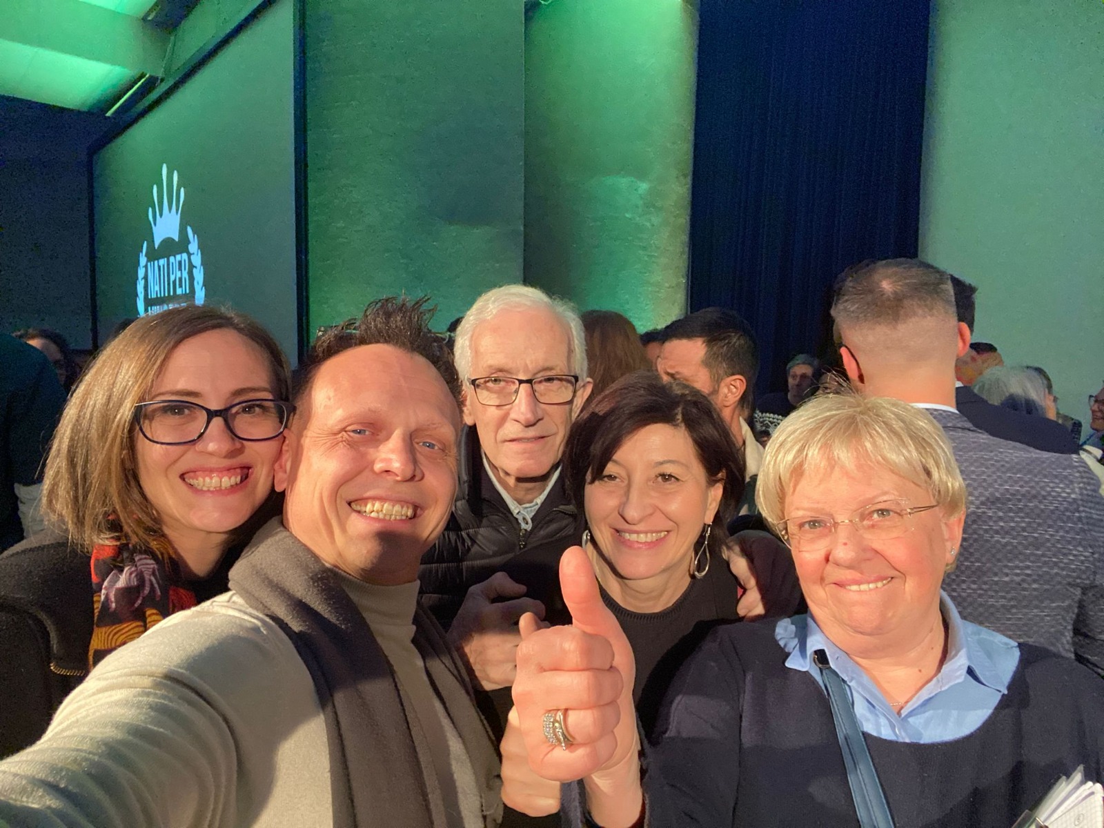 Fra i partner, a un evento